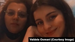 Valdete Osmani dhe Marigona Osmani.
