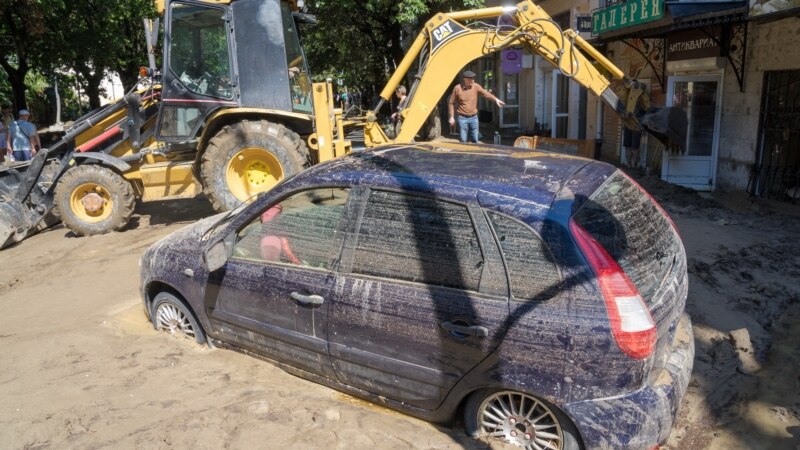 Ялта: в Кореизе прекратила течь вода из скал – власти (+фото, видео)