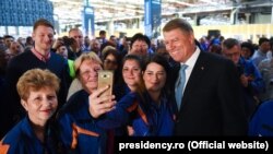 Președintele Klaus Iohannis, la fabrica Ford de la Craiova