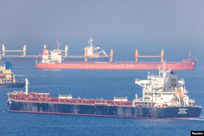 Грузовое судно Despina V с украинским зерном в Черном море у Килиоса недалеко от Стамбула, Турция, 2 ноября 2022