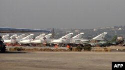 Російські військові літаки на авіабазі Хмеймім (архівне фото)