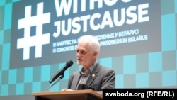 Алесь Бяляцкі падчас прамовы на адкрыцьці віленскай часкті III Кангрэсу па палітзняволеных у Беларусі #WithoutJustCause