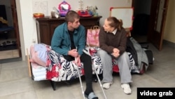 Андрій з волонтеркою Ольгою Катеринюк