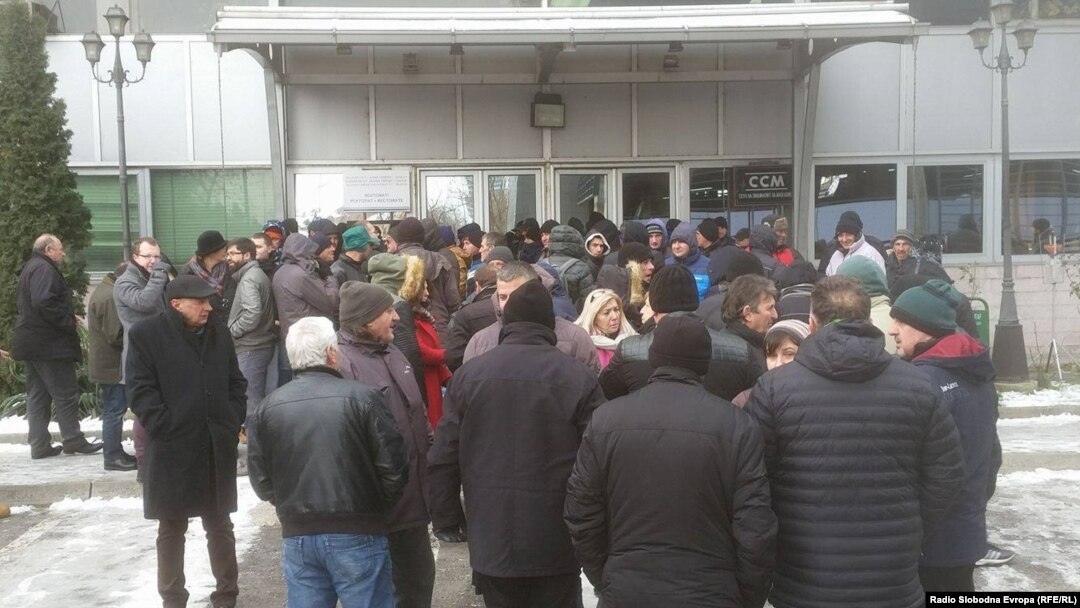Синдикалци протестираат против одлуките на разрешениот претседател на ССМ, Живко Митревски во јануари, годинава. 