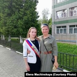 Елена Мачинская с приемной дочерью Анной. Фото из личного архива