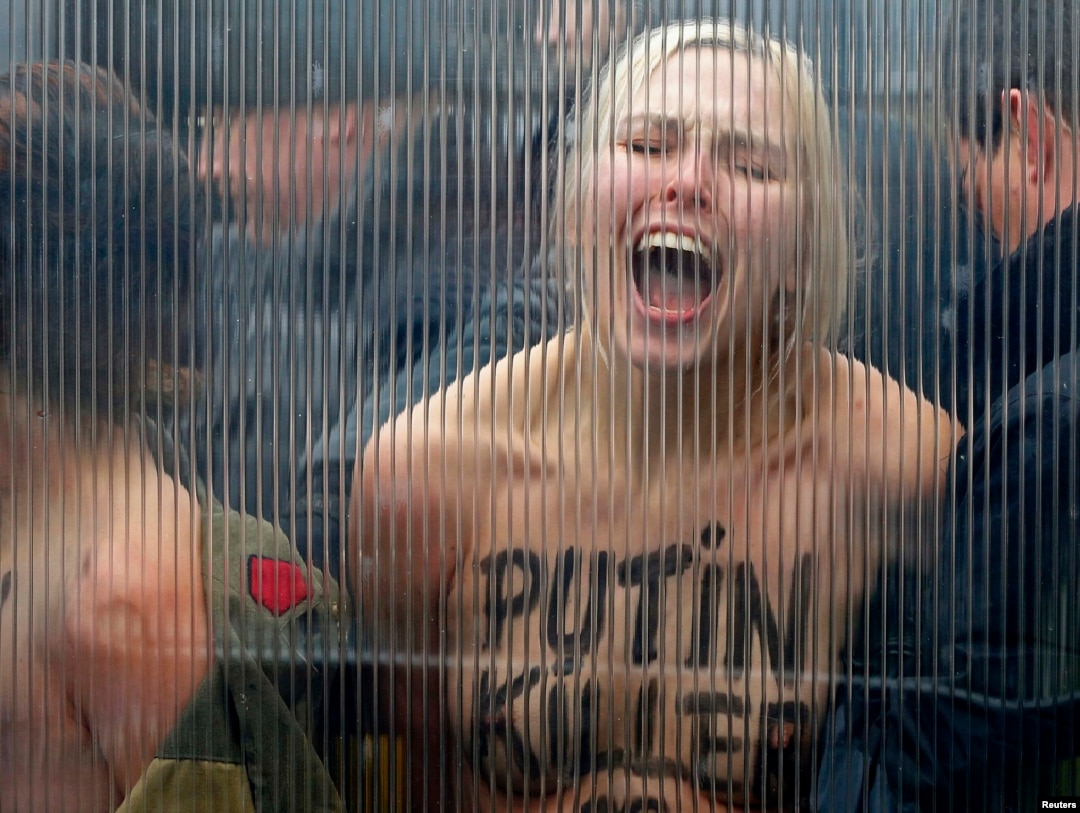 Femen: полуобнаженный протест