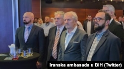 Ramo Isak (prvi slijeva) i Refik Lendo (drugi zdesna) na proslavi 47. godišnjice Islamske revolucije u Sarajevu, 10. 2. 2026.