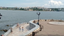 Приморский бульвар в Севастополе, 26 июля 2026 года.<br><br>В прежние годы здесь проходили многолюдные военные парады