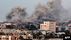 Orașele Rafah și Khan Younis (în depărtare) sunt ținta atacurilor intense ale armatei israeliene.