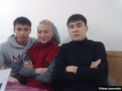 Анальды кеңейткішпен онлайн Үйде жасалған аналь тығындарының фотосуреттері