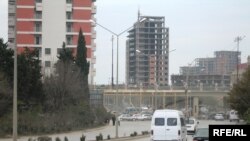 Ekspert tikintiyə büdcədən xeyli vəsait ayrılmasına baxmayaraq, keyfiyyətin aşağı olduğunu bildirir