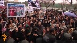 باشنده گان کابل در اعتراض به کشته شدن فرخنده راه پیمایی کردند