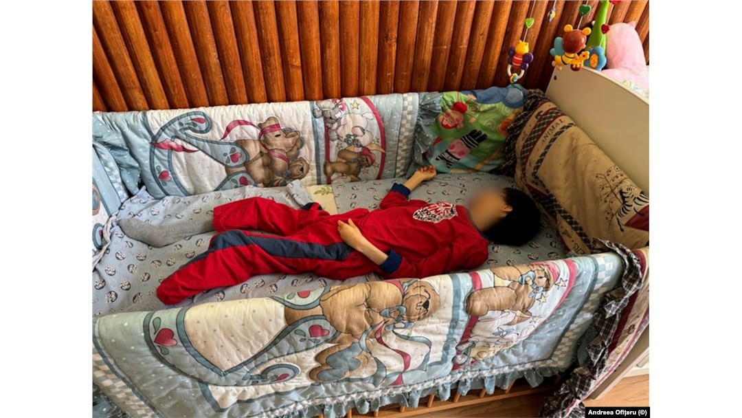 În centrul de pe str.Trebely este o fată de 19 ani, care cântărește 13 kg.