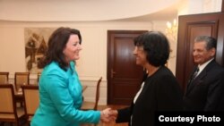 Atifete Jahjaga dhe Navi Pillay