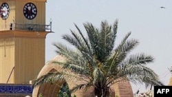 Iraq -- A general view shows one of the two destroyed minarets (R) at Shi'ite Al-Askari Mosque in Samarra, 14Jun2007