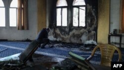 მეჩეთი პალესტინელთა ტერიტორიაზე - იორდანეს დასავლეთ ნაპირზე სოფელ დეირ ისტიაში ისრაელელი მოსახლეების მიერ ცეცხლის წაკიდების და დარბევის შემდეგ. 13 ნოემბერი, 2025 წელი