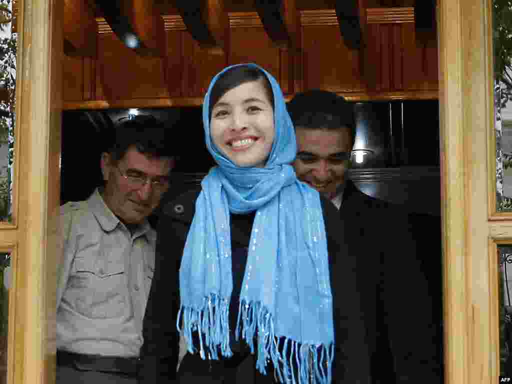 Roxana Saberi pas lirimit nga burgu Evin në Teheran...