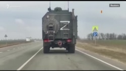 Крым: в Армянске и Красноперекопске зафиксировали российские военные грузовики с пометкой "Z" (видео)
