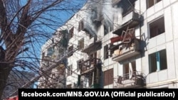Наслідки одного з попередніх російських ударів по Чугуєву, фото ілюстративне