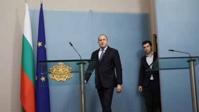Президентът Румен Радев и премиерът Кирил Петков осъдиха остро военните
