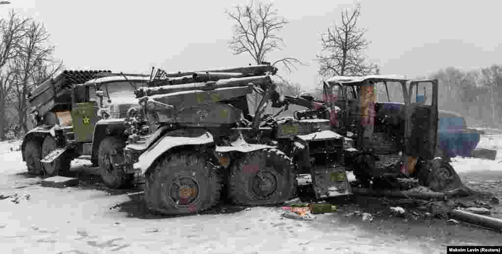 Уништени руски воени возила во близина на украинскиот град Харков, 25 февруари 2022