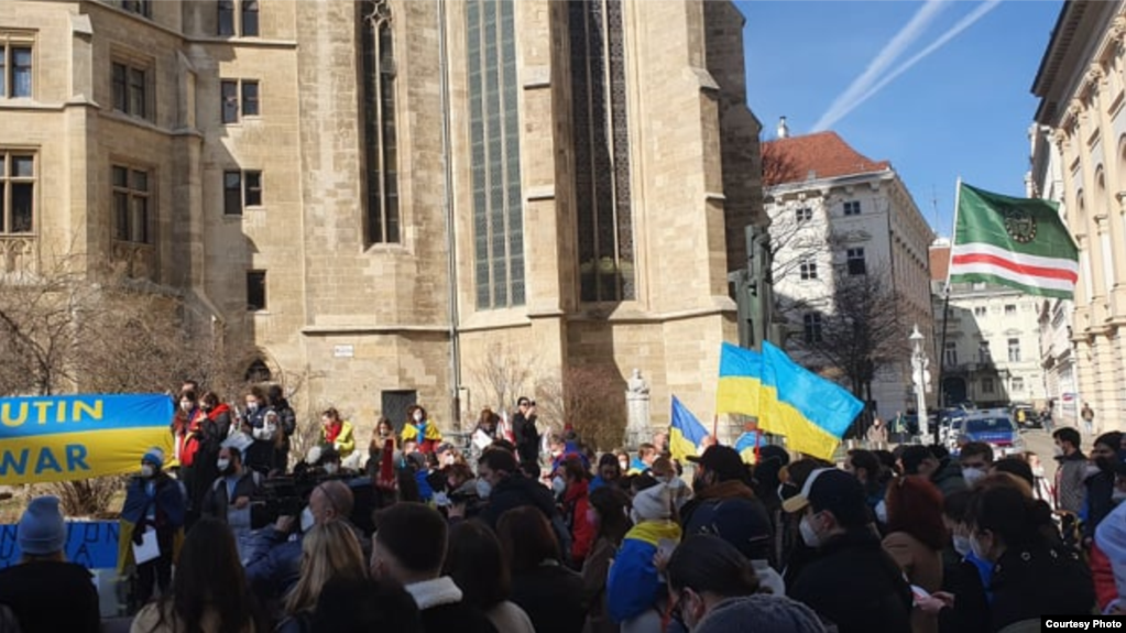 Митинг в Вене против войны в Украине
