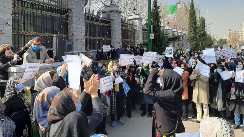 ادامه فشار بر فعالان صنفی معلمان در ایران با احضار به دادگاه و تشکیل پرونده