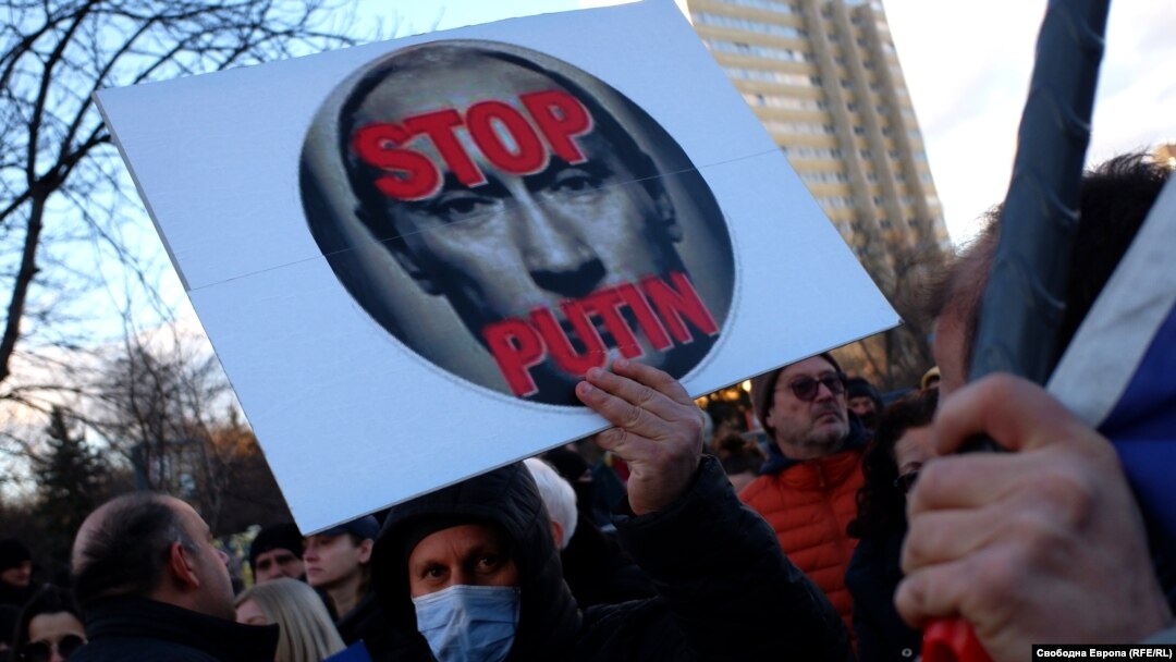 Një protestë kundër veprime ushtarake ruse ndaj Ukrainës. Sofje, 24 shkurt, 2022. 