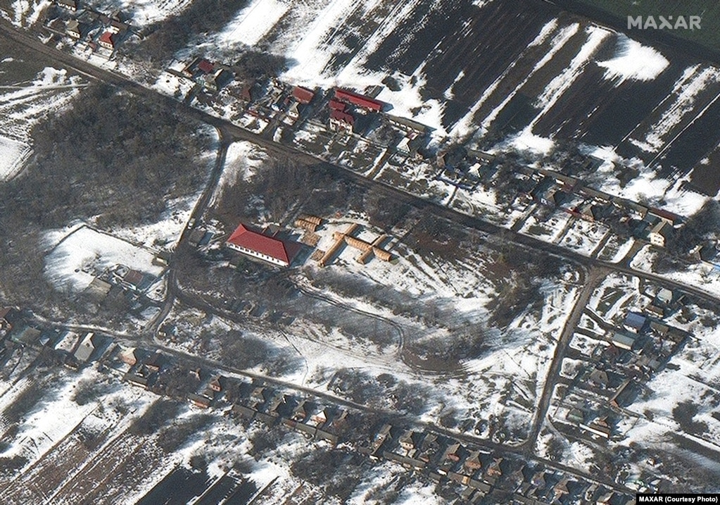 Një spital fushor i ngritur rreth 16 km në lindje të kufirit të Ukrainës në afërsi të vendbanimit Krasnaja Jaruga, Rusi.