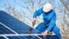 Peste 300 de firme de instalații electrice sunt validate pentru montarea de panouri fotovoltaice prin programul Administrației Fondului de Mediu. Acestea reclamă dificultățile birocratice, tehnice, uneori și financiare.