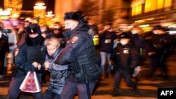 Arrestohen protestuesit në Rusi 