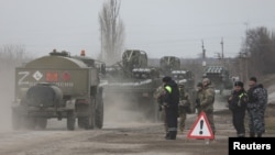 Российские военные и техника в аннексированном Крыму