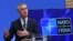A NATO főtitkára, Jens Stoltenberg nyilatkozatot tesz az Ukrajna elleni orosz támadásról a szövetség brüsszeli főhadiszállásán 2022. február 24-én