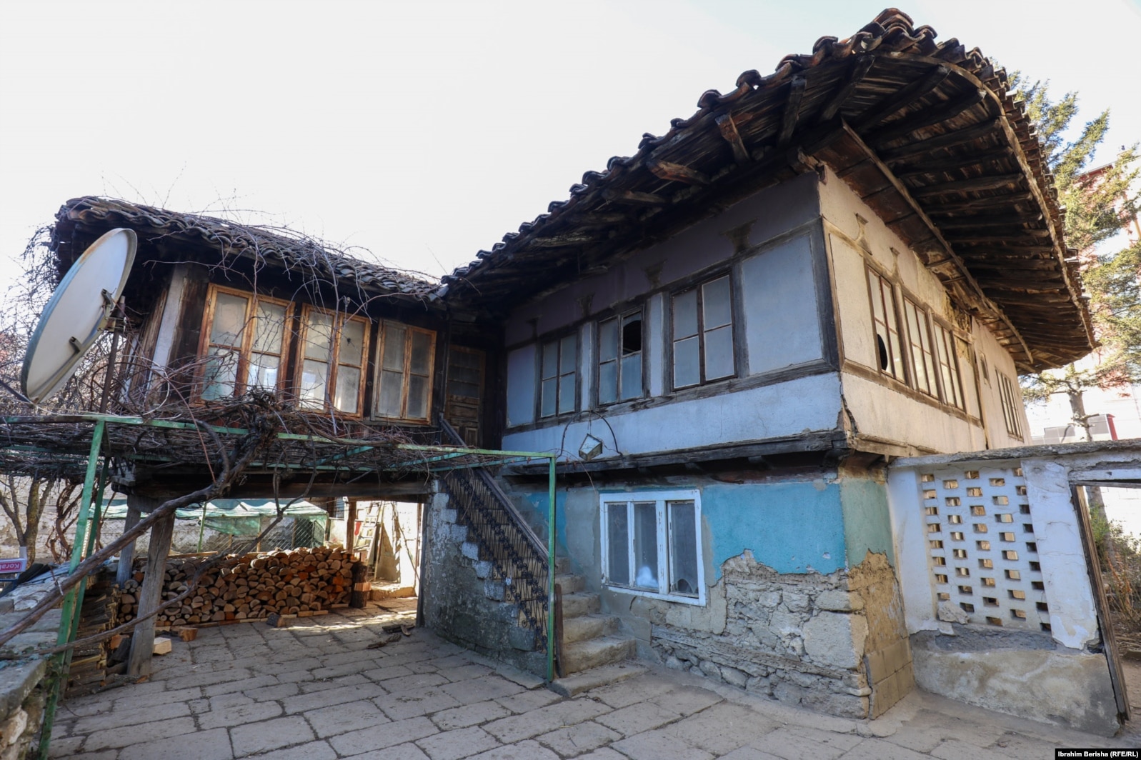 Gjendja aktuale e shtëpisë së familjes Korogu në Mitrovicë.