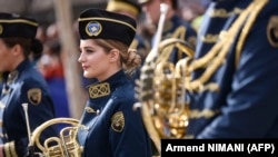 Garda ceremoniale e Forcës së Sigurisë së Kosovës gjatë një ceremonie për të shënuar 14-vjetorin e shpalljes së pavarësisë së Kosovës në Prishtinë.