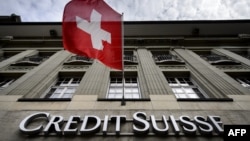 За даними SonntagsZeitung, у Швейцарії налічується близько 50 мільярдів доларів російських коштів