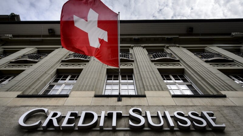 Швейцарский банк UBS приобретет Credit Suisse