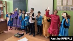 Уфаның 2нче татар якшәмбе мәктәбендә Ана теле көненә багышланган чара