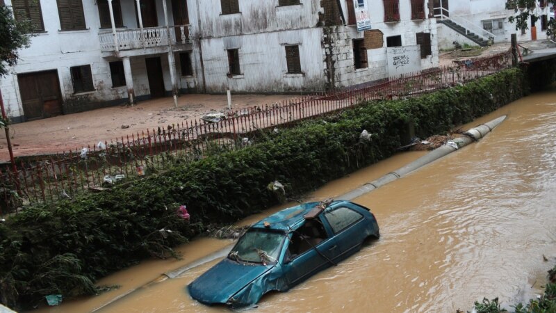 Afro 200 të zhdukur nga vërshimet në Brazil