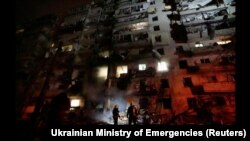 Ուկրաինա - Հրշեջները մարում են հրդեհը Կիևի բնակելի շենքում, 25-ը փետրվարի, 2022թ․