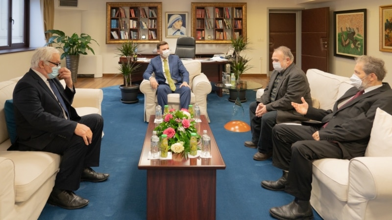 Османи на средба со поранешните амбасадори во Софија