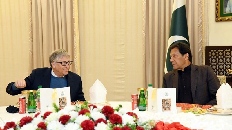 Билл Гейтс Пакистанда балдардын шал оорусу жакында жок кылынарын маалымдады