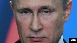 “Unhinged Putin likely believes his own delusions,” a U.S. political science professor remarked.