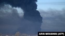Imaginile unei invazii: Rusia a atacat Ucraina cu forțe aeriene și terestre
