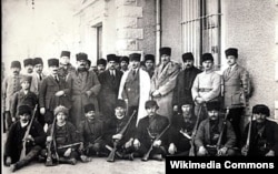 Черкесы на встрече с Ататюрком. Турция, архивное фото