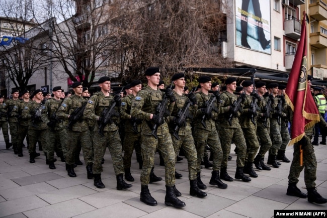 Parada e Forcës së Sigurisë së Kosovë në sheshin kryesor të Prishtinës me rastin e 17 Shkurtit, Ditës së Pavarësisë.