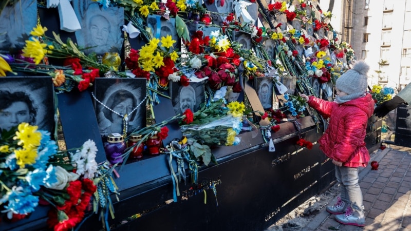У столиці України вшановують пам’ять героїв Небесної сотні (фоторепортаж)
