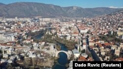 Pogled iz zraka na Mostar (Arhivska fotografija)