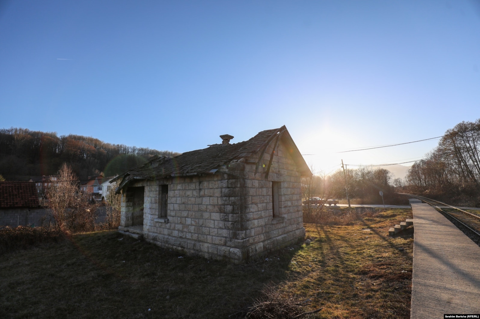 Stacioni i trenit në Letugllavë të Pejës.