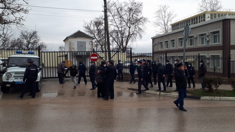 В Бахчисарае проходят суды в отношении задержанных накануне крымских татар